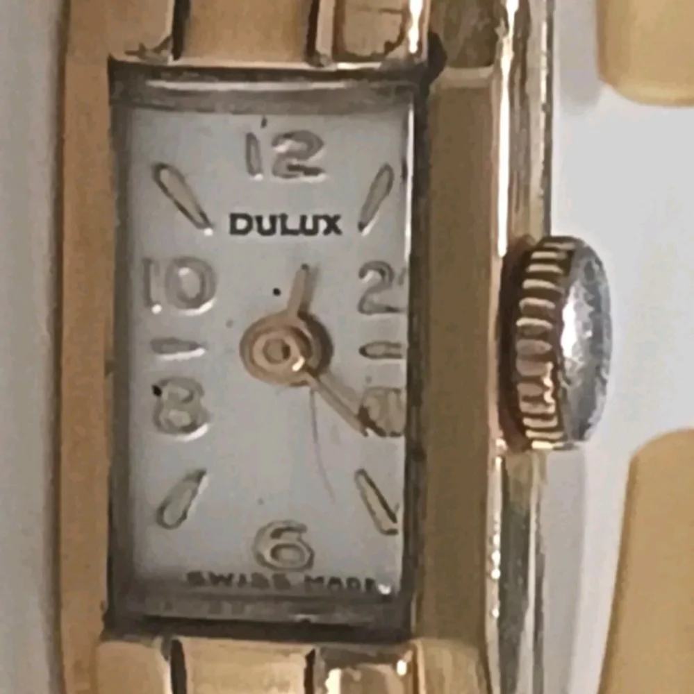 DULUX Vintage Women's Bracelet Wind-up Watch Plaque Or G 20 Microns.